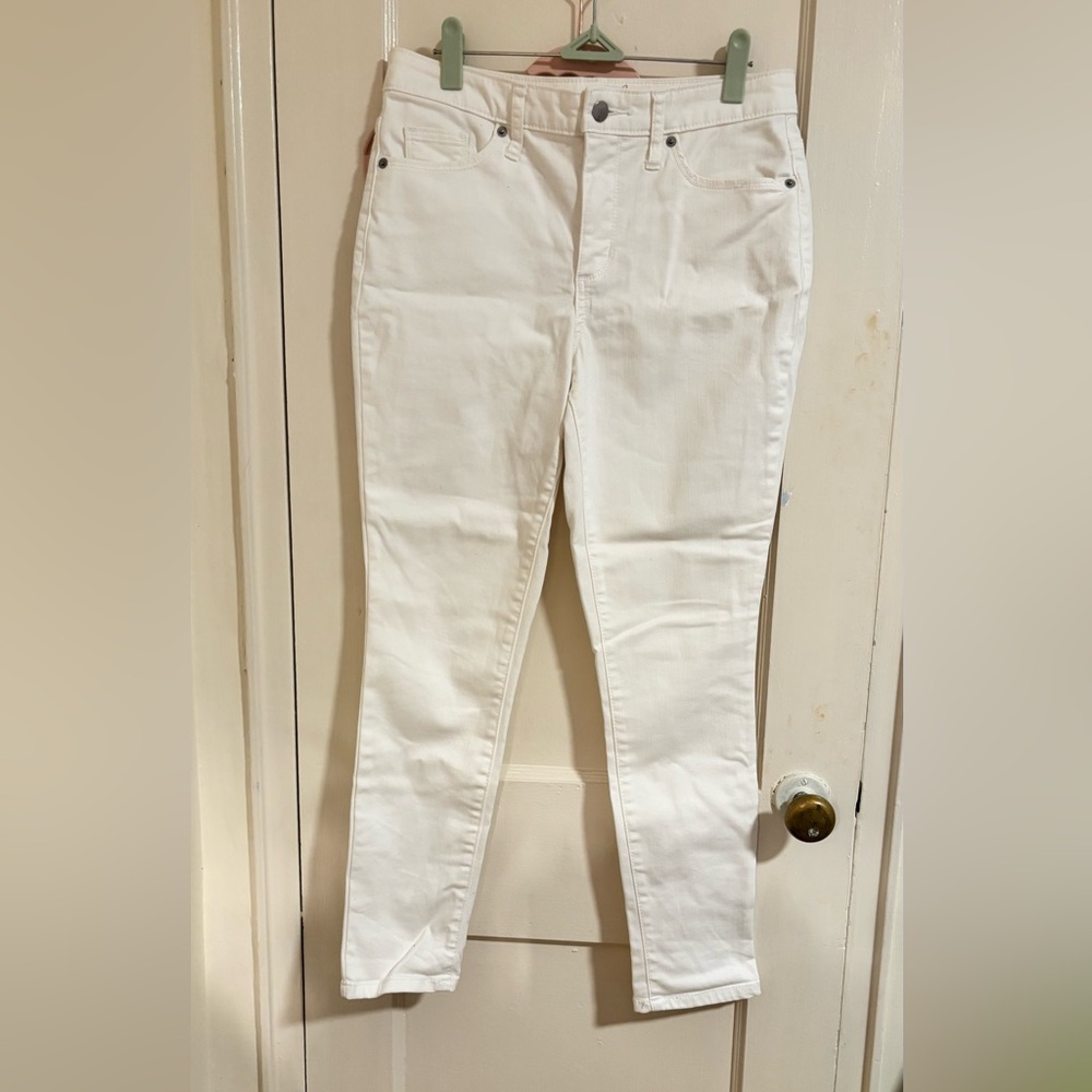 White Universal Thread Women's Skinny Jeans
